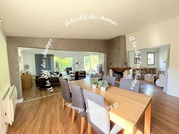 Maison Villiers Le Bâcle 6 pièce(s) 174 m2