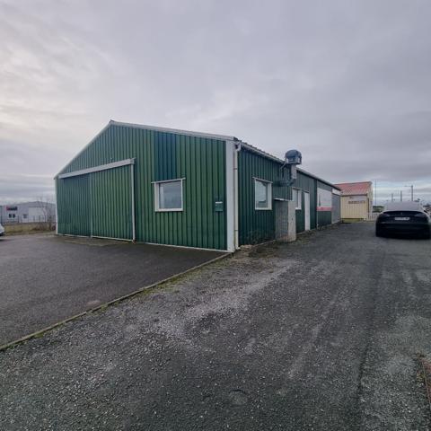 LANDRETHUN LE NORD  -  LOCAUX / ENTREPOT /  COMMERCE