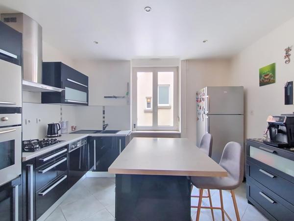 SARREGUEMINES CENTRE | Appartement de 133 m² avec cachet, 2 chambres et 1 bureau