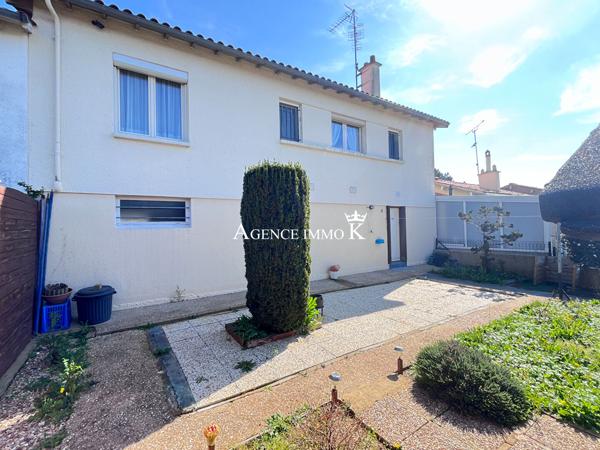 BUXEROLLES - Maison sur sous-sol de type 4 , Buxerolles