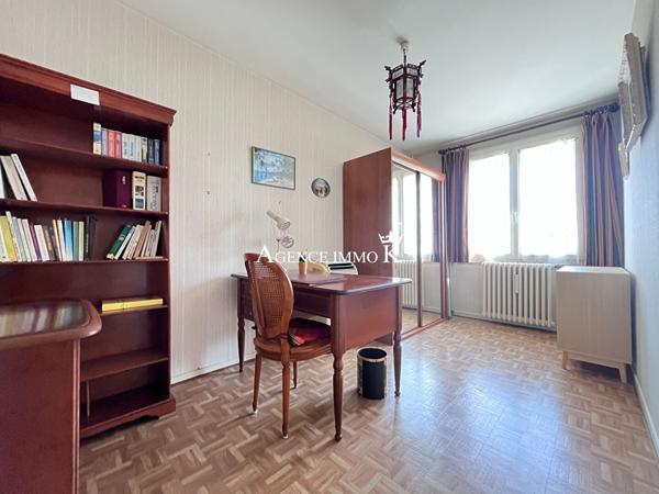 BUXEROLLES - Maison sur sous-sol de type 4 , Buxerolles