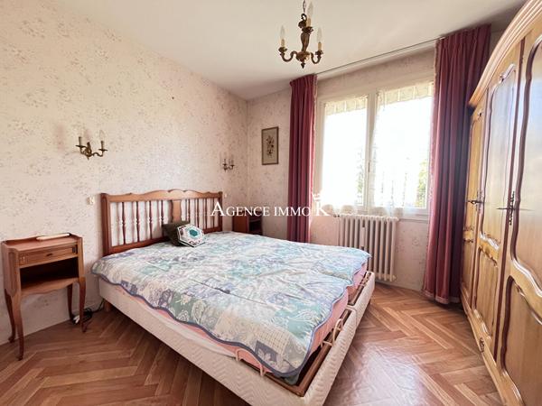 BUXEROLLES - Maison sur sous-sol de type 4 , Buxerolles