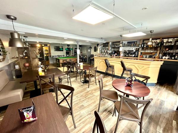 LUCON (85400) COEUR DE VILLE FONDS BAR/RESTAURANT AVEC LICENCE IV ET TRES BON BILAN SUR EMPLACEMENT N°1