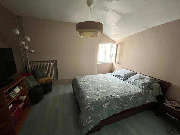 LUCON (85400) COEUR DE VILLE FONDS BAR/RESTAURANT AVEC LICENCE IV ET TRES BON BILAN SUR EMPLACEMENT N°1