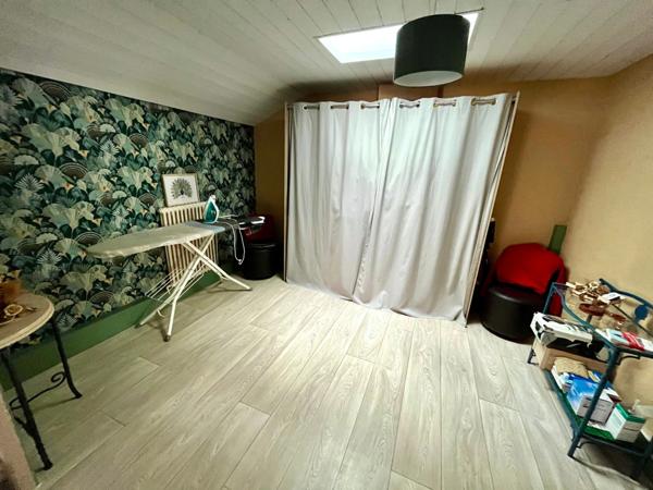 LUCON (85400) COEUR DE VILLE FONDS BAR/RESTAURANT AVEC LICENCE IV ET TRES BON BILAN SUR EMPLACEMENT N°1