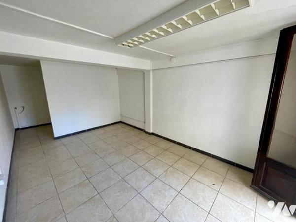 SAINT DENIS JEAN CHATEL LOCAL PROFESSIONNEL