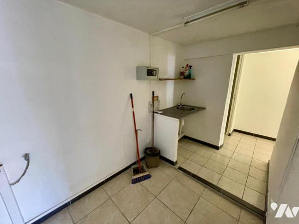 SAINT DENIS JEAN CHATEL LOCAL PROFESSIONNEL