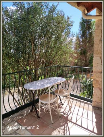 Lectoure, aux portes du village, ensemble immobilier de 324 m² habitables, répartis sur deux niveaux sur parcelle de plus de 5000 m². Idéal pour un investissement locatif !