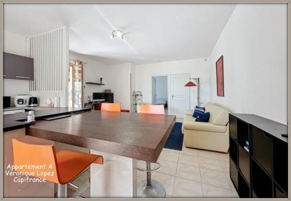 Lectoure, aux portes du village, ensemble immobilier de 324 m² habitables, répartis sur deux niveaux sur parcelle de plus de 5000 m². Idéal pour un investissement locatif !