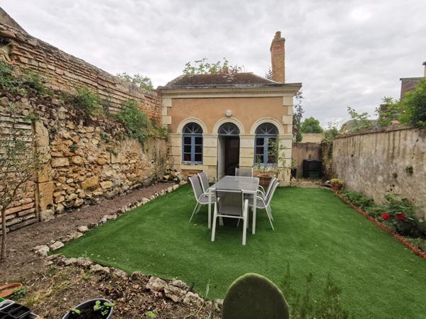 Centre ville de LA FLECHE, maison 6 piece a Vendre avec Jardinet, cave et dependance