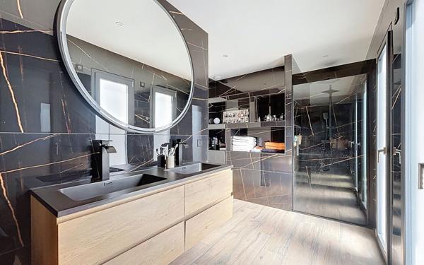 Maison à vendre    6 pièces • 172,11 m2 Châteauneuf-sur-Isère