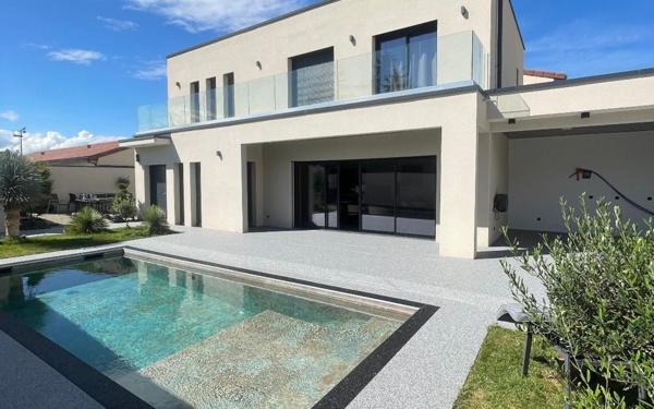Maison à vendre    6 pièces • 172,11 m2 Châteauneuf-sur-Isère