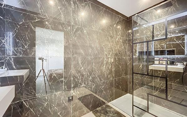 Maison à vendre    6 pièces • 172,11 m2 Châteauneuf-sur-Isère