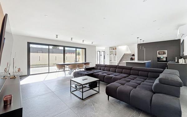 Maison à vendre    6 pièces • 172,11 m2 Châteauneuf-sur-Isère
