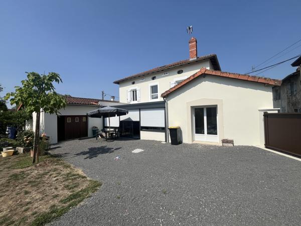 Maison
         6 pièces
        - 172 m² 295 000 €*