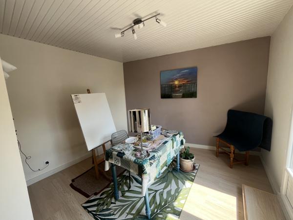 Maison
         6 pièces
        - 172 m² 295 000 €*