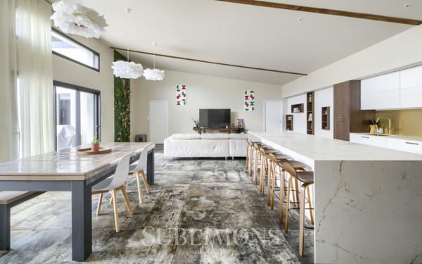 Maison 9 pièces 350 m²