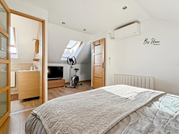 Maison familiale rénovée – à vendre - BUSSY SAINT GEORGES (77) - Seine-et-Marne - Disney - 4 chambres dont 2 suites – Gare à pied – Jardin & piscine