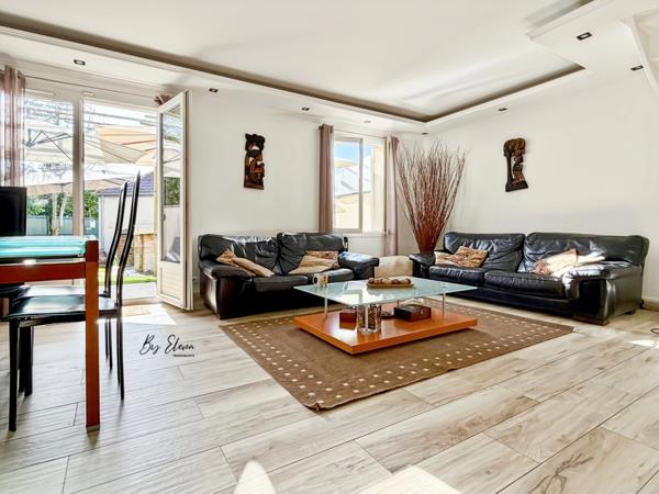 Maison familiale rénovée – à vendre - BUSSY SAINT GEORGES (77) - Seine-et-Marne - Disney - 4 chambres dont 2 suites – Gare à pied – Jardin & piscine
