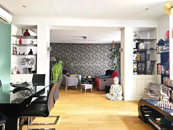 Vente                                                      Maison de ville
                        
                     5 pièces                      150 m2                     à Albi