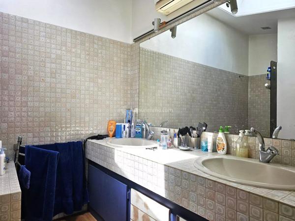 Vente                                                      Maison de ville
                        
                     5 pièces                      150 m2                     à Albi