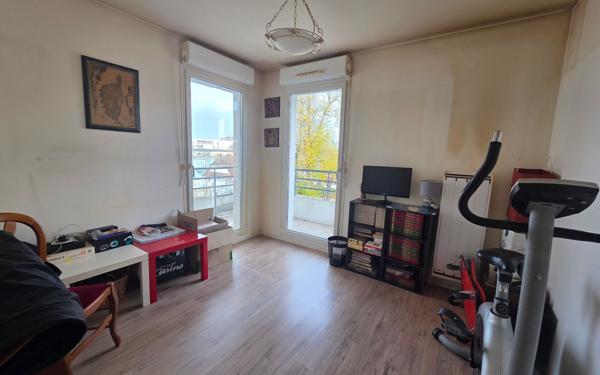 Appartement à vendre    2 pièces • 76,50 m2 Choisy-le-Roi