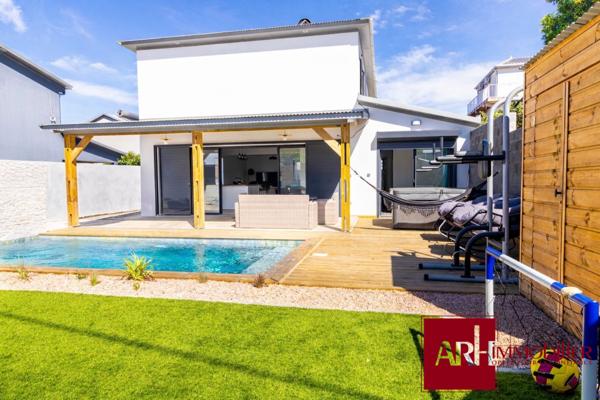 À VENDRE – Villa moderne neuve 130 m2 avec piscine – Ligne des 400