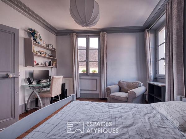 Maison de caractère en coeur de ville avec jardin et dépendances