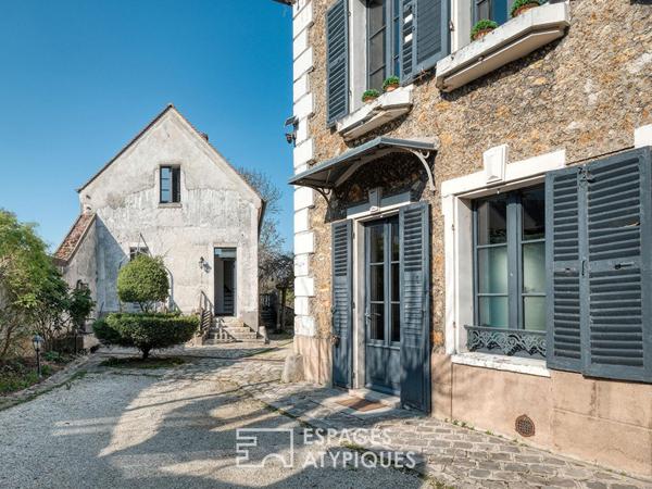 Maison de caractère en coeur de ville avec jardin et dépendances