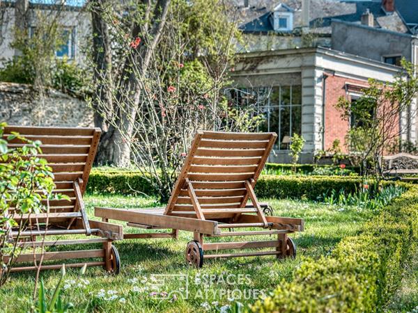Maison de caractère en coeur de ville avec jardin et dépendances