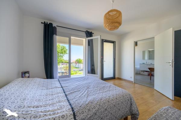 Maison à vendre |  Nieul-sur-Mer |  7 pièces | 220 m²