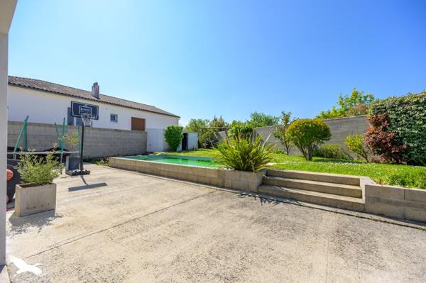 Maison à vendre |  Nieul-sur-Mer |  7 pièces | 220 m²