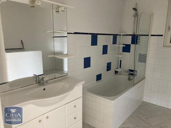 Maison à louer 5 pièces 116.3m² Villars (42390)
