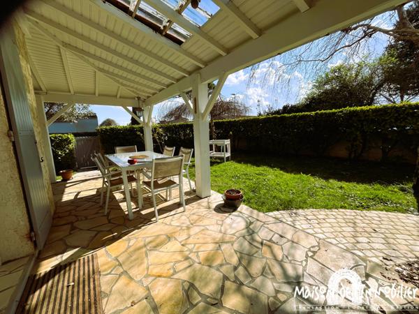 MESCHERS SUR GIRONDE - 5 PIECES - BEAUX VOLUMES - JARDIN - GARAGE