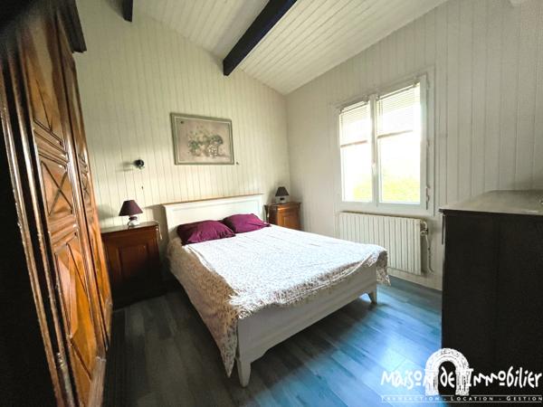 MESCHERS SUR GIRONDE - 5 PIECES - BEAUX VOLUMES - JARDIN - GARAGE