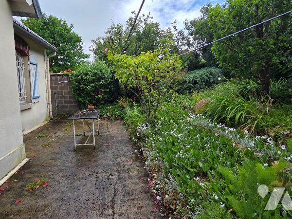 ROUEN, maison d'environ 74 m²  2 chambres, un bureau avec jardin et garage
