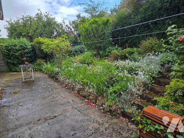 ROUEN, maison d'environ 74 m²  2 chambres, un bureau avec jardin et garage