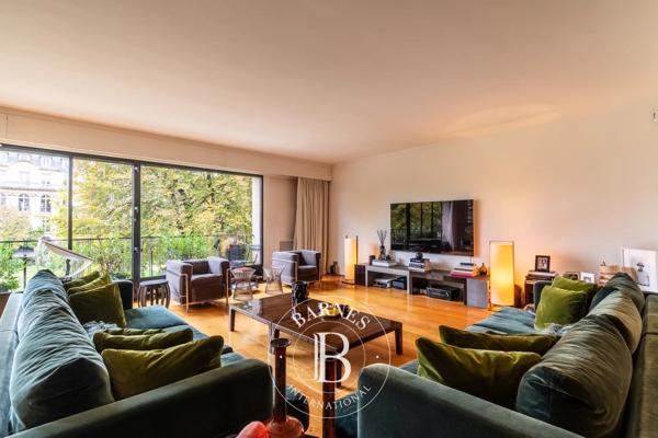 Paris 16ème, Appartement 2 Chambres -  158 m² à vendre
