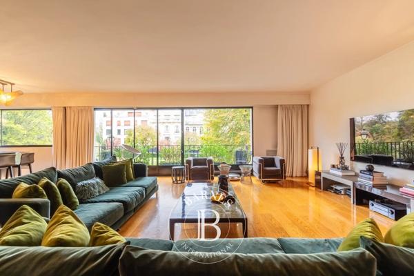 Paris 16ème, Appartement 2 Chambres -  158 m² à vendre