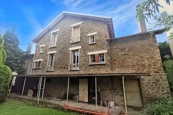 Maison
                                                                                                                                                                                                                                                                                                                        5 pièce(s)                                                                                                                                                                                                          3 chambre(s)                                                                                                                                                                                                          143  m²
