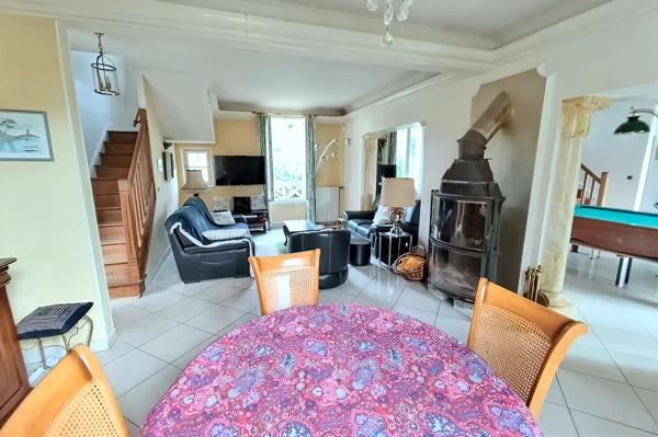 Maison
                                                                                                                                                                                                                                                                                                                        5 pièce(s)                                                                                                                                                                                                          3 chambre(s)                                                                                                                                                                                                          143  m²