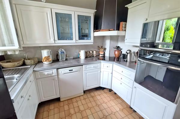 Maison
                                                                                                                                                                                                                                                                                                                        5 pièce(s)                                                                                                                                                                                                          3 chambre(s)                                                                                                                                                                                                          143  m²