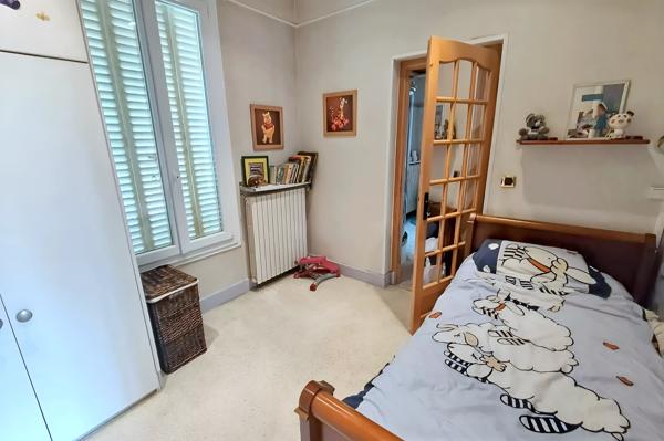 Maison
                                                                                                                                                                                                                                                                                                                        5 pièce(s)                                                                                                                                                                                                          3 chambre(s)                                                                                                                                                                                                          143  m²