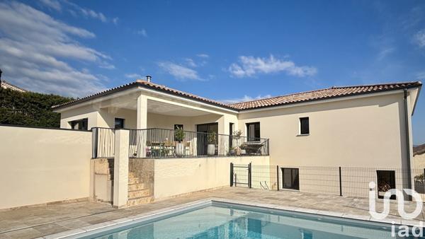 Maison traditionnelle 6 pièces de 142 m² à Lachapelle-sous-Aubenas (07200)