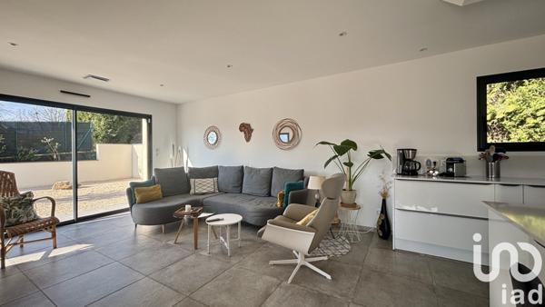 Maison traditionnelle 6 pièces de 142 m² à Lachapelle-sous-Aubenas (07200)