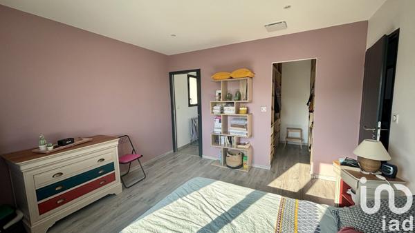 Maison traditionnelle 6 pièces de 142 m² à Lachapelle-sous-Aubenas (07200)