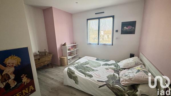 Maison traditionnelle 6 pièces de 142 m² à Lachapelle-sous-Aubenas (07200)