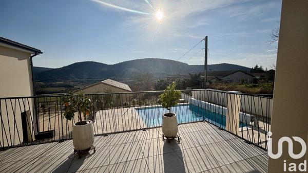 Maison traditionnelle 6 pièces de 142 m² à Lachapelle-sous-Aubenas (07200)