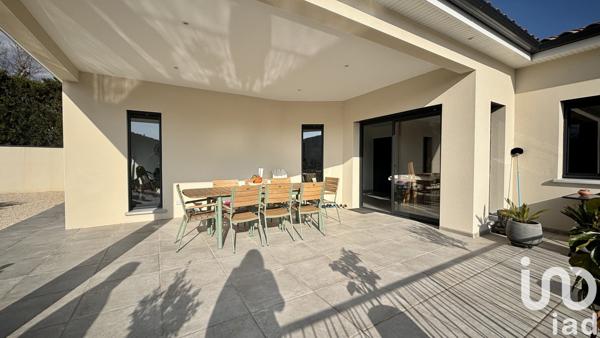 Maison traditionnelle 6 pièces de 142 m² à Lachapelle-sous-Aubenas (07200)