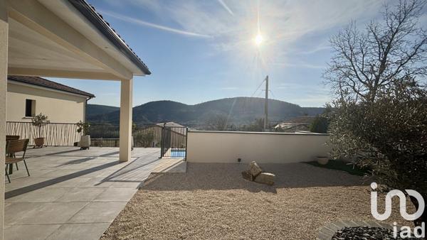 Maison traditionnelle 6 pièces de 142 m² à Lachapelle-sous-Aubenas (07200)